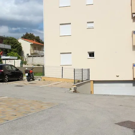 Apartment Albatros Trogir