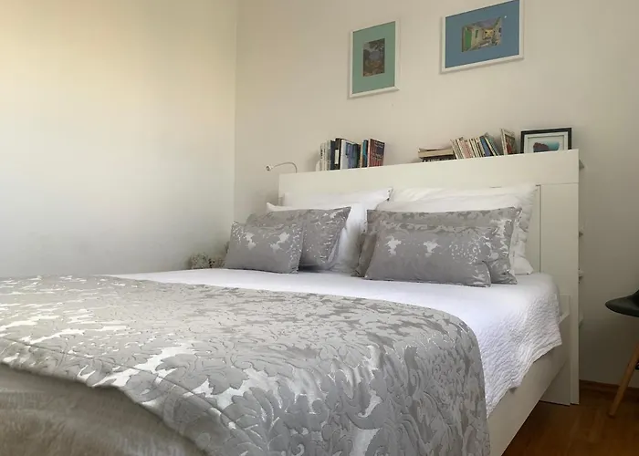 Albatros With Private Garden,trogir Trogir