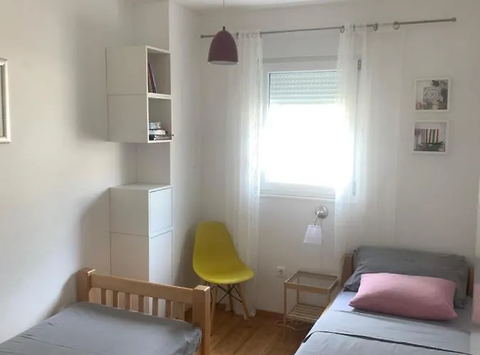 Apartman Albatros With Private Garden,trogir Trogir