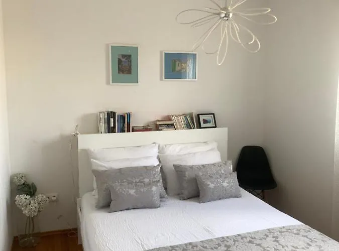 Albatros With Private Garden,trogir